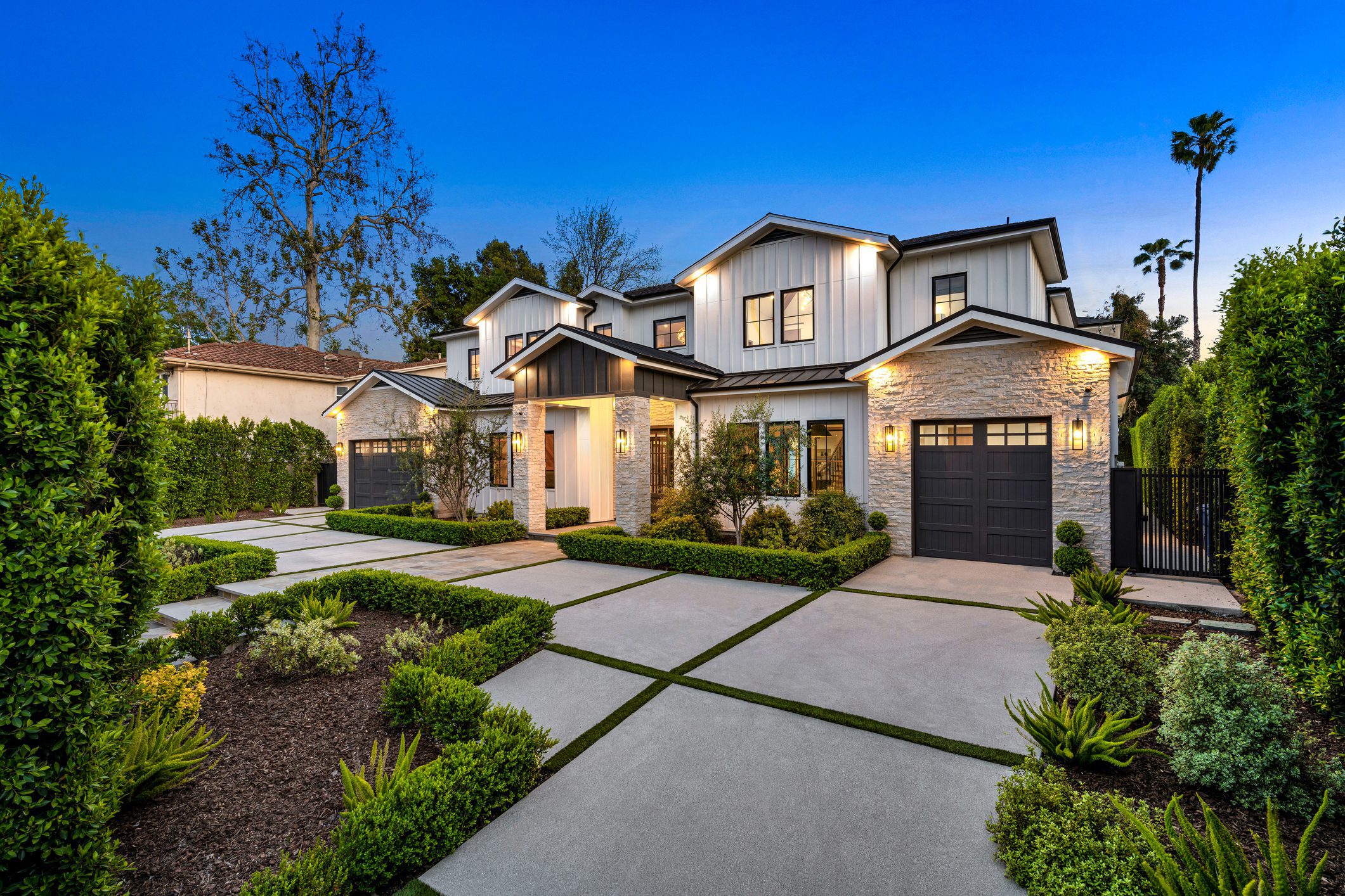 Exterior shot of a Beverly Hills, CA property for sale